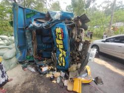 Kecelakaan Maut 2 Truk, Pasutri asal Jember Tewas dan Anak 5 Tahun Luka-luka