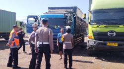 Truk Sumbu Tiga Masih Nekat Melintas di Jalur Selatan Garut, Polisi Langsung Tertibkan di Limbangan