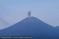 Gunung Semeru Meletus, Luncurkan Abu Setinggi 1.000 Meter