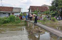 Heboh Penemuan Mayat Bayi Perempuan di Sungai Jombang, Begini Kisahanya