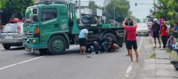 Pemotor Ditabrak Truk Kontainer di Jalan Bojonegoro-Dander, Begini Kronologi dan Kondisi Korban