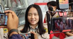 Cerita Jennifer, Mahasiswi Untag Surabaya yang Pilih Bantu Pemudik Jadi Relawan di Bungurasih