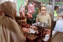 Harga Daging Sapi Naik Rp5 Ribu Jelang Lebaran, Bupati Pastikan Stok Bapokting Aman