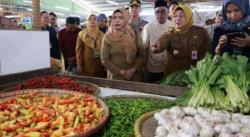 Jelang Lebaran, Harga Cabai Rawit Merah di Pasar Cisoka Tembus Rp100 Ribu