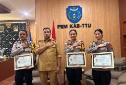 Kapolres hingga Polwan Inspiratif di TTU Terima Penghargaan dari Pemkab