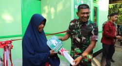 Tangis Haru Nek Syamsiah Pecah Saat Danrem Serahkan Kunci Rumah Baru di Pedalaman Pidie Aceh