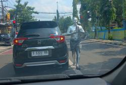 Fenomena Manusia Silver Kian Ramai di Bojonegoro, Warga Keluhkan Ganggu Lalu Lintas