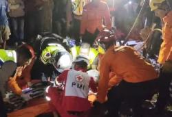 Bus Tabrak Mobil Pikap di Tol Pejagan–Pemalang KM 259 Brebes, Satu Orang Meninggal Dunia 33 Luka