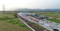 Arus Mudik Lebaran,  Tol  Situbondo Barat Dipadati Kendaraan Pemudik