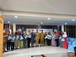 Imigrasi Sumut Bersama Walikota Medan Salurkan 2.000 Paket Sembako Menteri Imipas