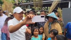 Gubernur Jawa Barat Minta Penyapu Koin Jembatan Sewo Berhenti saat Mudik