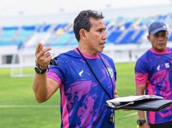 Bima Sakti Tegaskan Sanksi bagi Pemain Persela yang Berat Badannya Naik