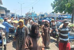 Warga Gili Ketapang Serbu Kota Probolinggo di 27 Ramadan, Ini Tujuannya