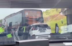 Kecelakaan Maut Xpander Tabrak Bus di Tol Batang-Semarang, 2 Orang Tewas 2 Luka