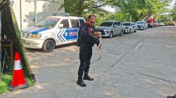 Hiii! Ular Tiba-Tiba Muncul di Posko Mudik Lebaran 2026 di Kalikangkung