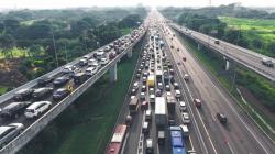 Ribuan Kendaraan Terjebak di GT Cikatama sejak Pagi, Titik Krusial di Km 48