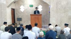 Salat Idulfitri di Gambiran Banyuwangi Penuh Haru, Jamaah Diajak Tetap Istiqomah Usai Ramadan