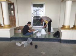 Unik, Polisi di Sragen Jadi “Teknisi Dadakan”, Perbaiki Sound System Masjid Gratis