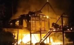 Kebakaran Rumah Panggung di Barru, Uang Rp150 Juta Hangus Jelang Idulfitri