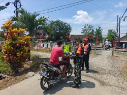 Antisipasi Laka Pas Lebaran, TNI, Dishub Grobogan dan PT KAI Sosialisasi Keselamatan di Perlintasan