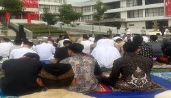 Ribuan Warga Sragen Padati Halaman Pemda Terpadu untuk Salat Idulfitri 1447 H
