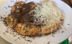 Mencicipi Kelezatan Kue Cothot Isi Kurma Khas Ponorogo, Legit Tidak Bikin Enek