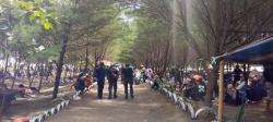Pantai Ciwidik Diserbu Wisatawan di Hari Kedua Lebaran