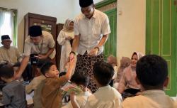 Keluarga di Ponorogo Tetap Lestarikan Tradisi Sungkeman dan Bagikan Uang THR