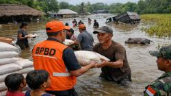 Banjir Rendam 150 Rumah di Oekopa, BPBD TTU Salurkan 1 Ton Beras