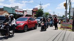 Arus Balik Lebaran, Jalur Madiun Surabaya Terjadi Penumpukan Kendaraan