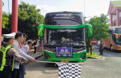 Lebaran Usai, 2 Bus Antarkan 100 Perantau Kediri Balik Gratis ke Jakarta