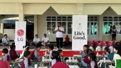 Pulihkan Harapan Pasca Longsor, Warga Pasirlangu Dapat Dukungan Sosial dan Kesehatan