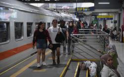 KAI Commuter Bandung Catat Lonjakan Penumpang pada H+4 Lebaran