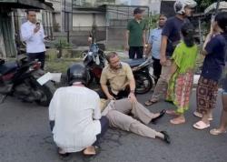 Momen Gubernur Jateng Tolong Korban Kecelakaan, Bantu Evakuasi hingga Panggilkan Ambulans