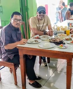 Mantan Bupati Banyumas 2008–2013 Bagikan Resep Sehat di Usia 80 Tahun