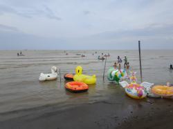 Pantai Kasih Karangsong Jadi Alternatif Wisata Murah di Indramayu saat Libur Lebaran