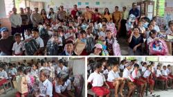 Kunjungi SD Inpres Hiliwuku, Wakapolda NTT Serahkan Bantuan