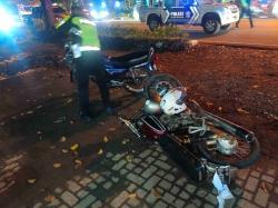 2 Motor Adu Banteng di Jalan Jaksa Agung Suprapto Lamongan, 3 Orang Luka Parah