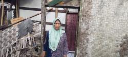 Atap Rumah Ambruk, Ibu Aminah Warga Cianjur Berharap Bantuan Pemerintah
