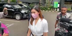 Istri Richard Lee Bungkam Usai 7 Jam Diperiksa Polda Metro Jaya
