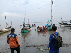 Penumpang KMP Dharma Kartika Jatuh di Perairan Jangkar, Tim SAR Gabungan Lakukan Pencarian