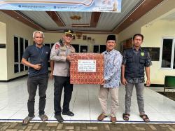 Polri Dukung Ketahanan Pangan Nasional, Polsek Parung Panjang Salurkan Alat Tanam Jagung ke Petani
