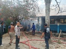 Api Mengamuk di SMPN 4 Balige, 4Kelas Ludes Terbakar