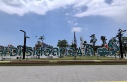 Viral! Aksi Tak Senonoh Sepasang Pelajar di Alun-Alun Sidoarjo Terekam Kamera