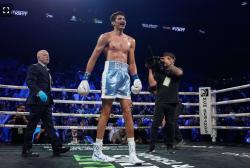 Tinju Dunia: Fundora vs Thurman, Sengatan Tiang Listrik Memakan Korban TKO Ronde 6