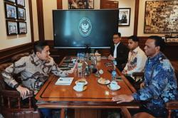 Seskab Teddy Kagumi Anak-anak Hercules yang Kuliah di AS dan Australia