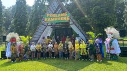 Angklung Srikandi Bogor Baru Meriahkan Kebun Raya Bogor, Obati Rindu Kampung Halaman Saat Lebaran