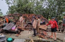 Angin Puting Beliung Terpa 3 Kabupaten di Jateng, Ratusan Rumah Rusak