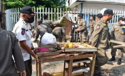 Lapak di Atas Saluran Dilarang Berdiri, Ini Alasan Pemkot Surabaya