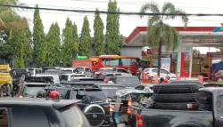 Panic Buying Picu Antrean Panjang BBM di Pangkep, Pemda Pastikan Stok Aman